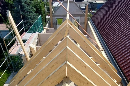 dachstuhl-schmaler-anbau-dach-und-energie-erkelenz