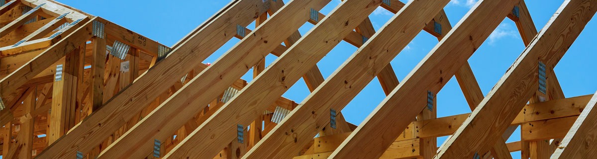 konstruktionsvollholz-dachstuhl-bauholz-massgerecht-dach-und-energie-erkelenz