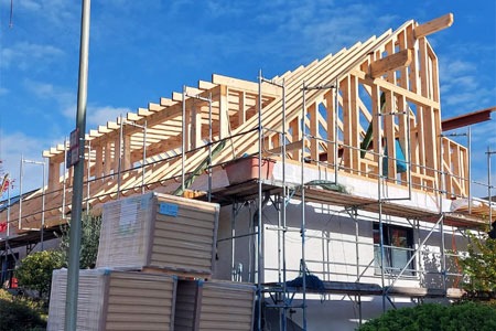 einfamilienhaus-bausatzssystem-dachstuhl-montagefertig-dachbau-dach-und-energie-erkelenz