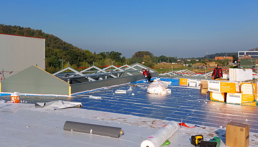 Flachdachsanierung | Flachdachrichtlinie 2026 | PV Anlage auf Flachdach